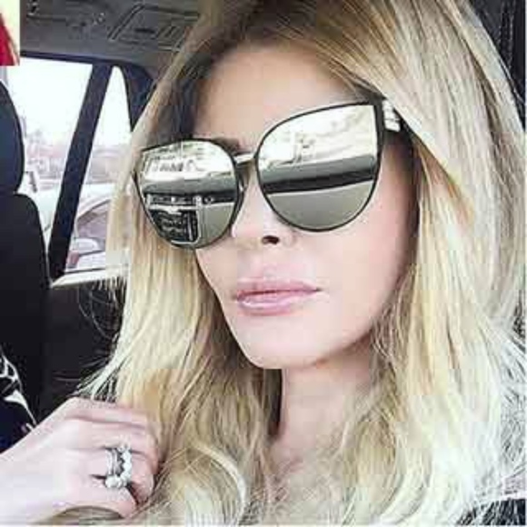 golden threads Accessories - Oversized Silver Cat Eye Sunglasses